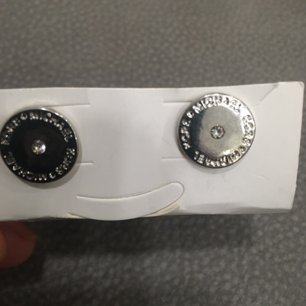 New Michael Kors stud earrings Silver - Picture 2 of 3